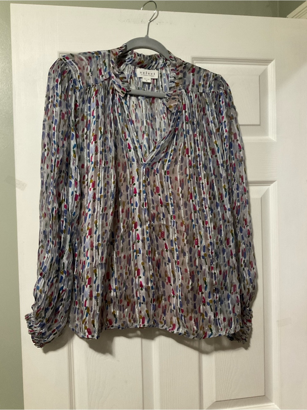 Velvet by Graham & Spencer Gray Multicolor Dot-Print Long Sleeve Blouse
